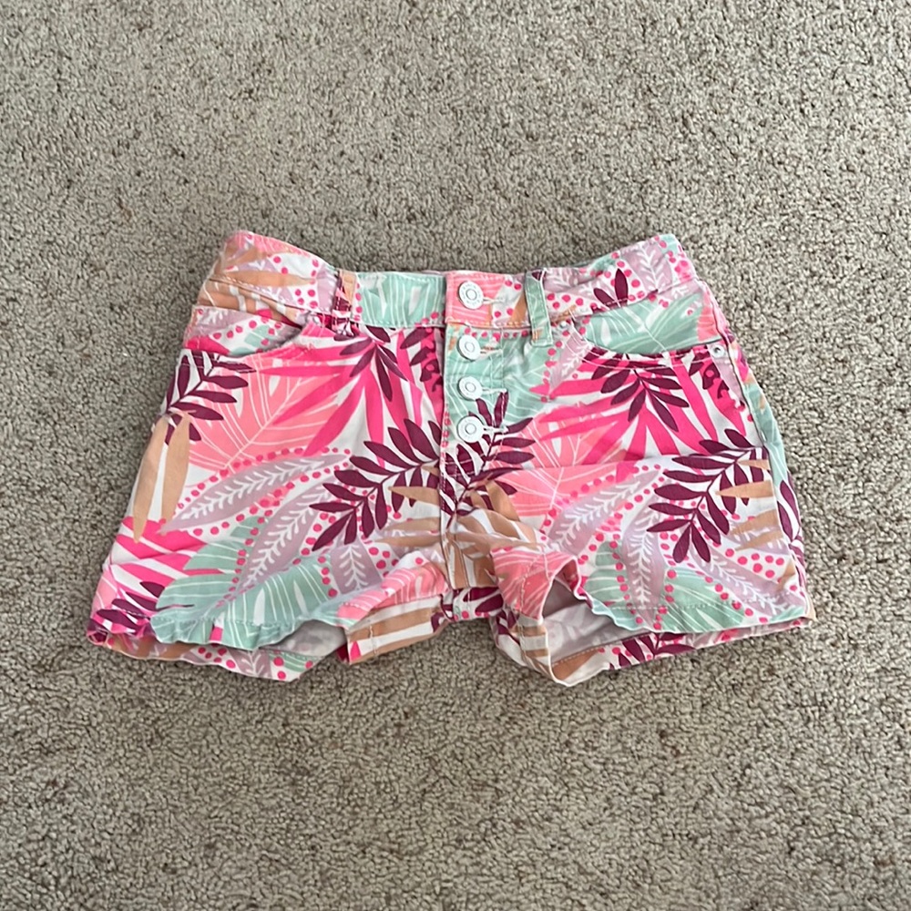 Girls printed denim shorts. Size: S (6/6x).